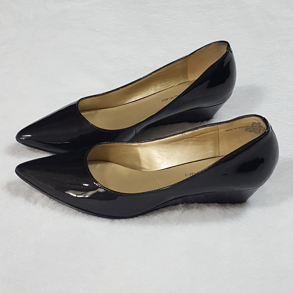 Bandolino Black Pointed Toe Wedge Pumps Size 6.5M